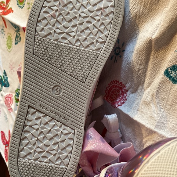 NWT - JoJo Siwa High Top Sneakers (Size 3) - Picture 4 of 5